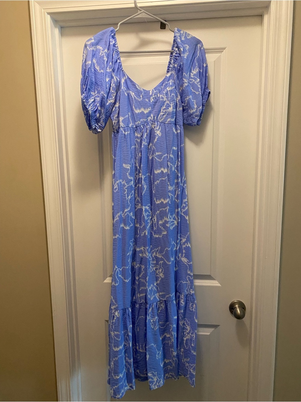 Blue Floral Puff-Sleeve Maxi Dress